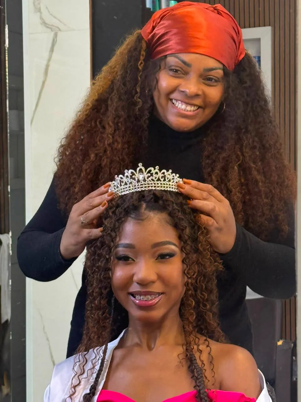 Debutante atendida na Amiga da Beleza