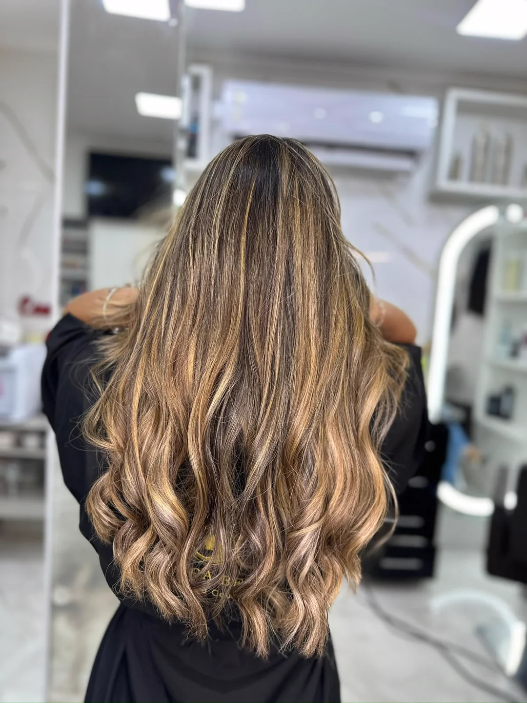 Mechas feitas na Amiga da Beleza